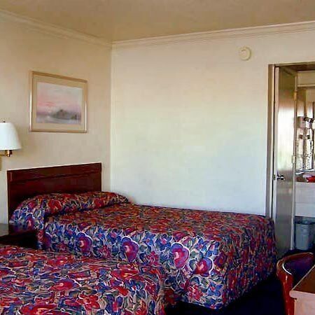Economy Inn Monterey Seaside Bagian luar foto