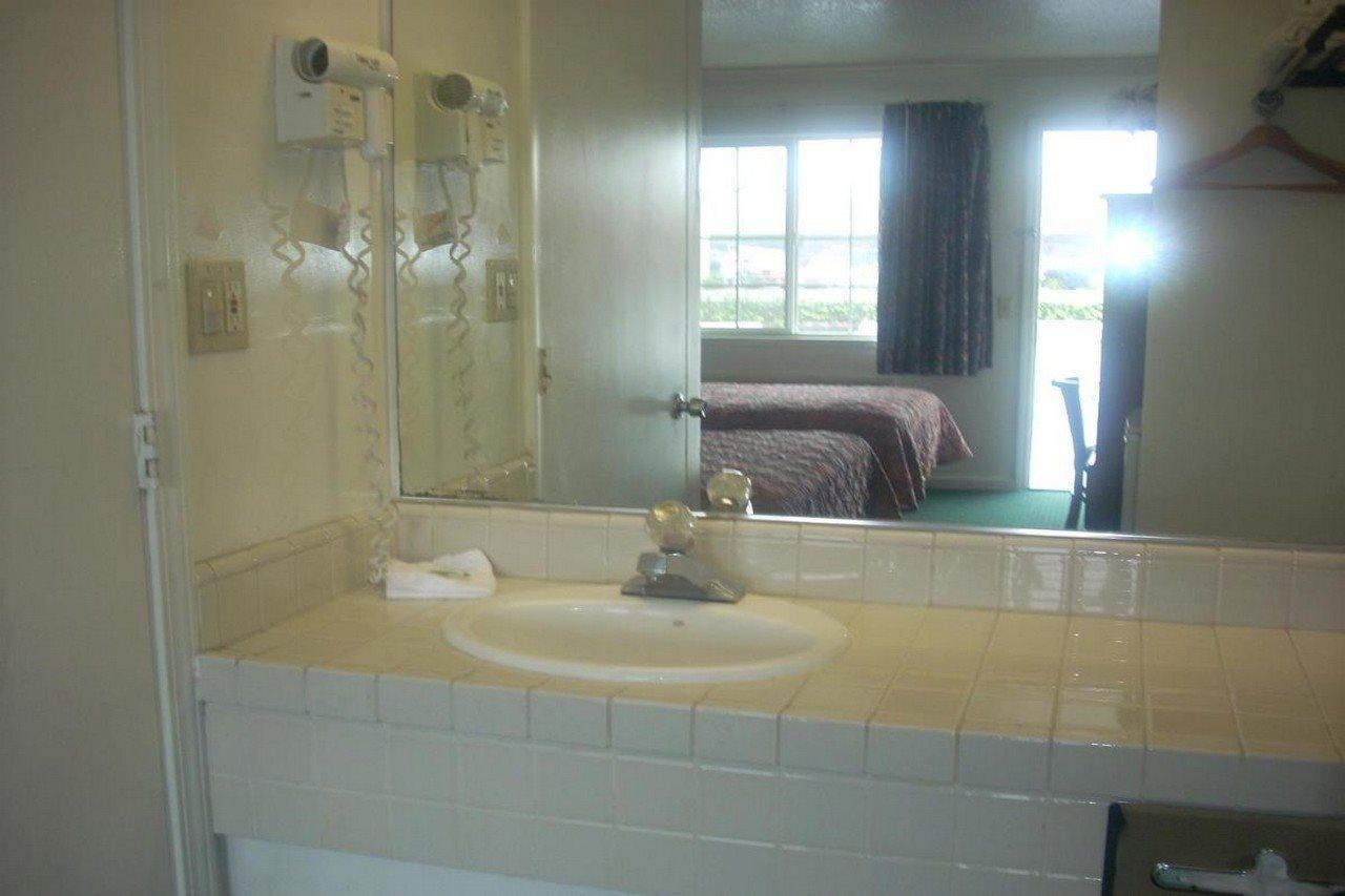 Economy Inn Monterey Seaside Bagian luar foto