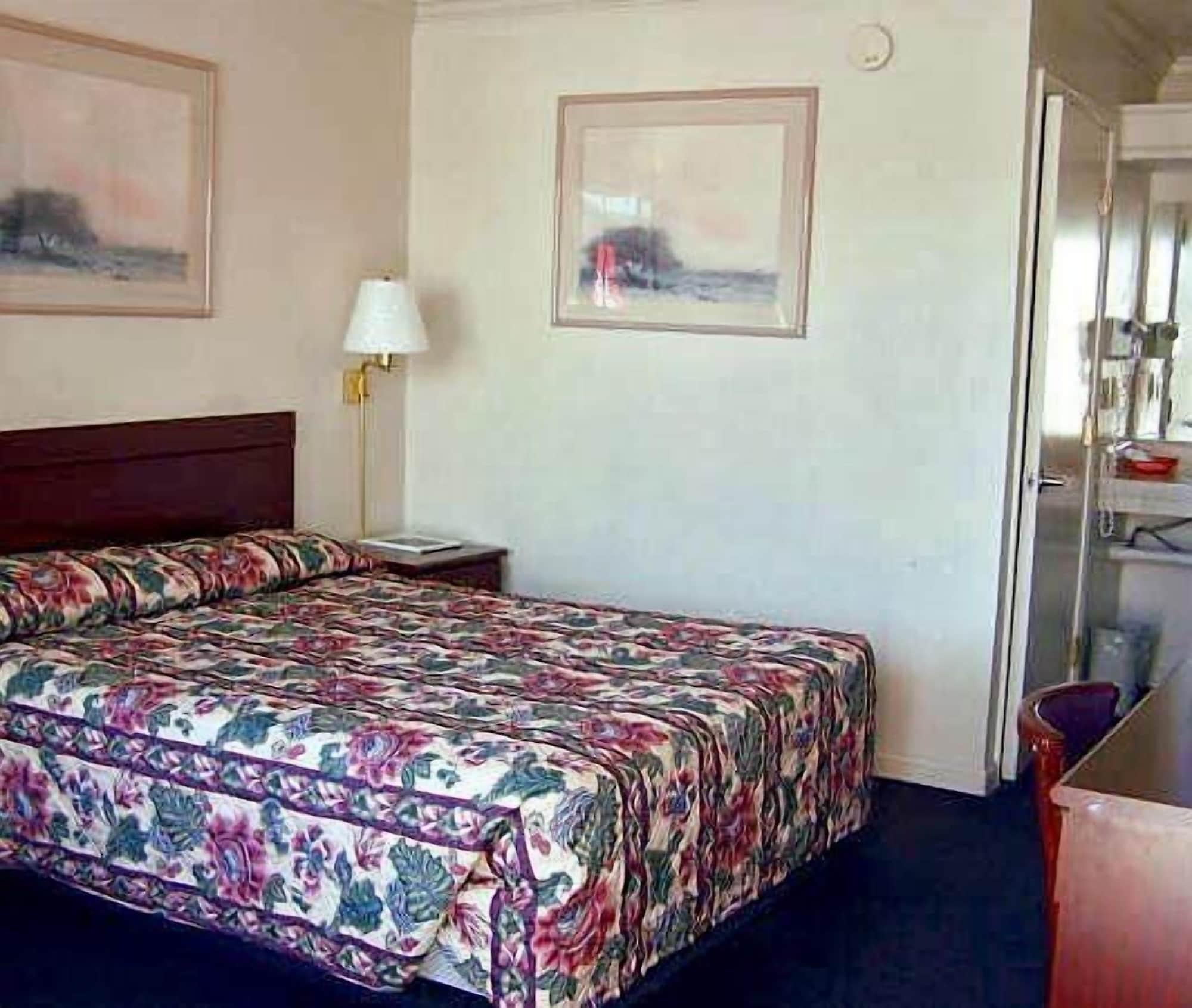 Economy Inn Monterey Seaside Bagian luar foto