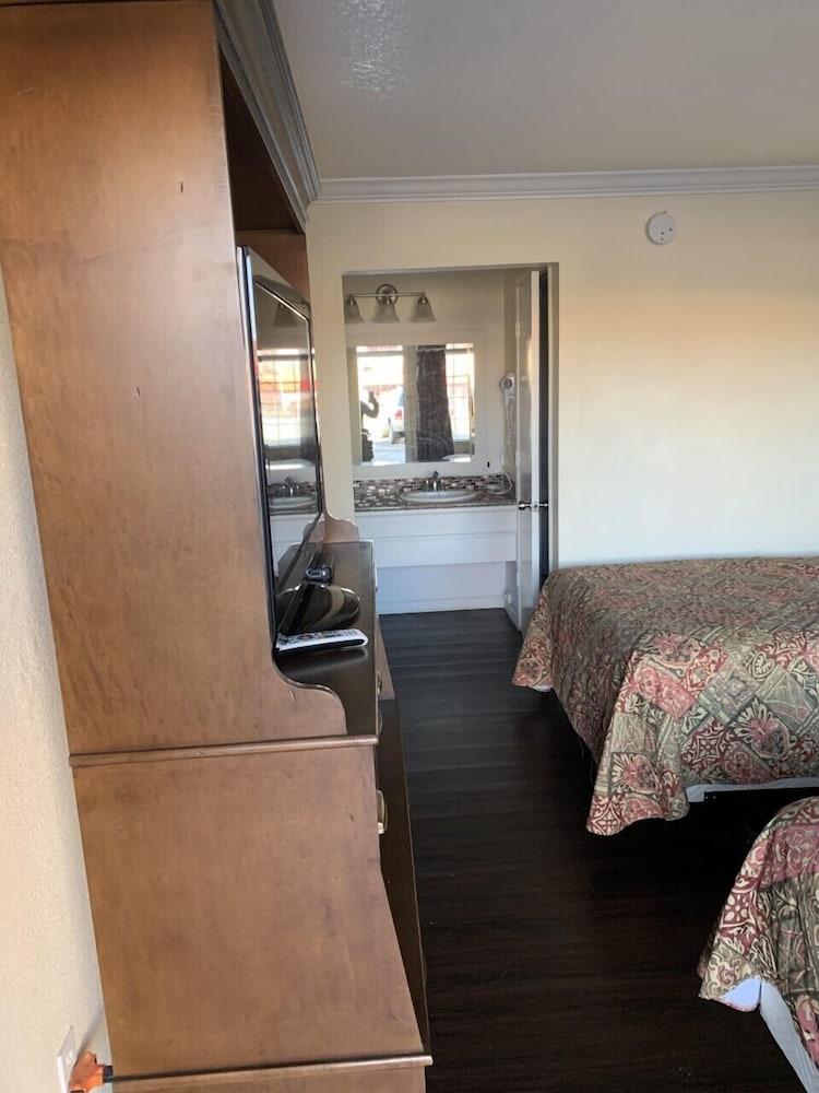 Economy Inn Monterey Seaside Bagian luar foto