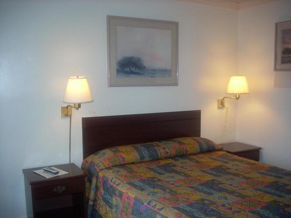Economy Inn Monterey Seaside Bagian luar foto