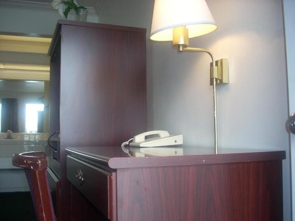 Economy Inn Monterey Seaside Bagian luar foto