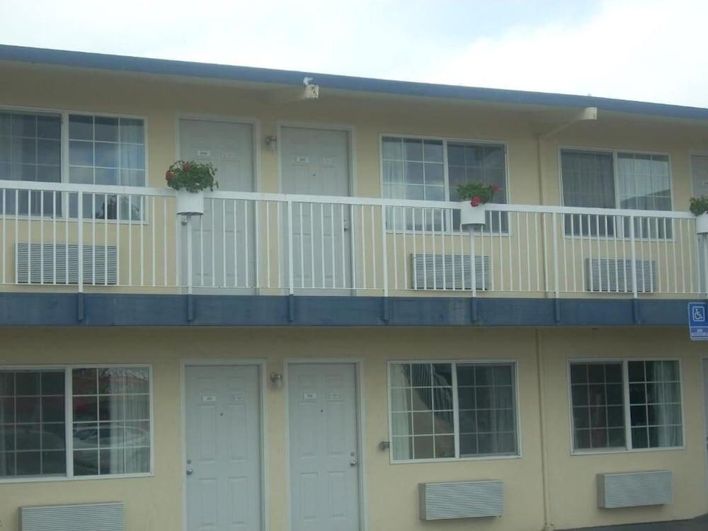 Economy Inn Monterey Seaside Bagian luar foto