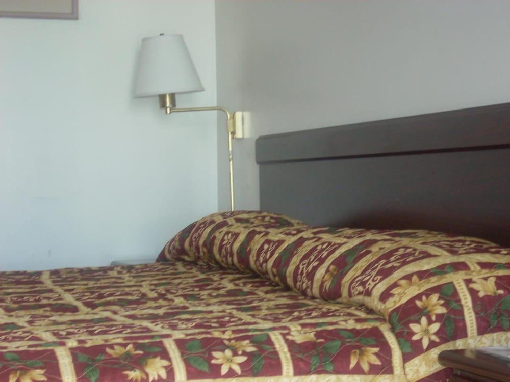 Economy Inn Monterey Seaside Bagian luar foto