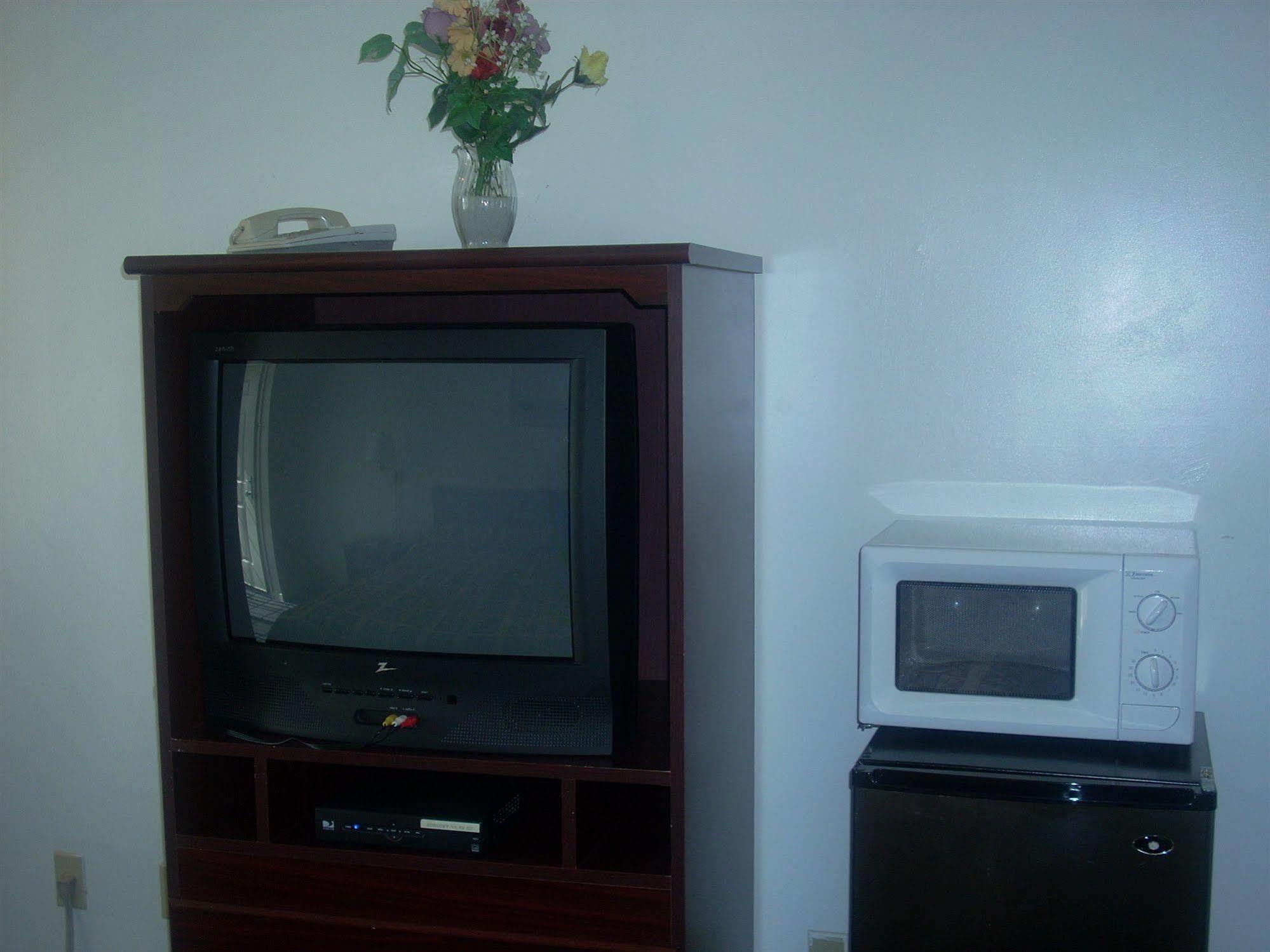 Economy Inn Monterey Seaside Bagian luar foto